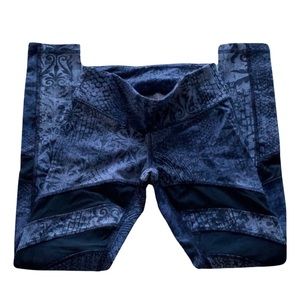 Movement  Mid rise waistband Leggings